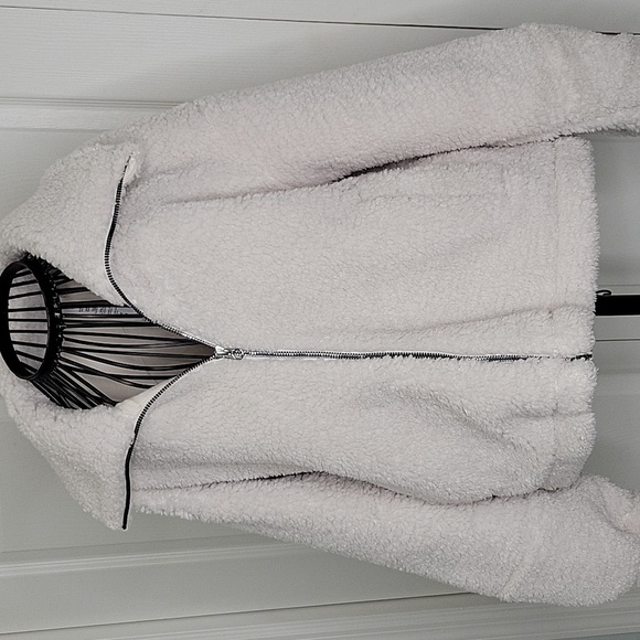LULULEMON Women's White Cinchable Sherpa Jacket Size 4 - Picture 3 of 13